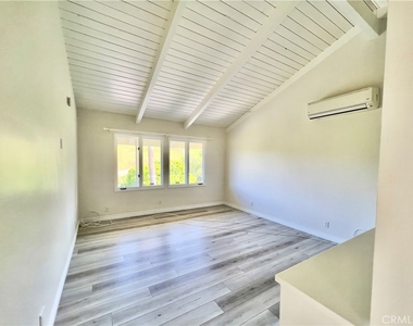 24 Pony Lane - Photo Thumbnail 14