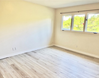 24 Pony Lane - Photo Thumbnail 10