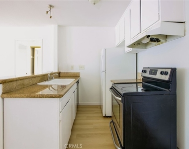 5500 Ackerfield Avenue - Photo Thumbnail 5