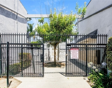 5500 Ackerfield Avenue - Photo Thumbnail 14