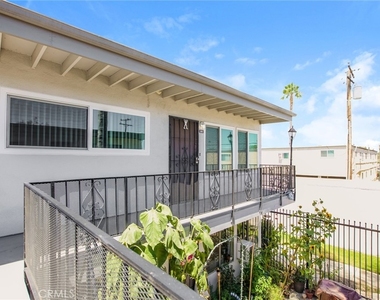 5500 Ackerfield Avenue - Photo Thumbnail 1