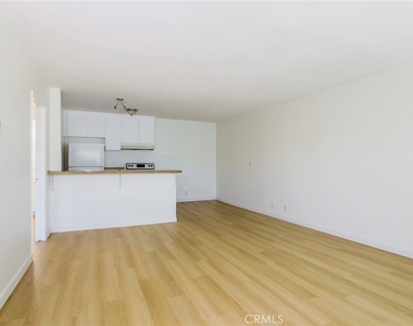 5500 Ackerfield Avenue - Photo Thumbnail 3