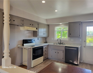 16862 Coach Lane - Photo Thumbnail 5