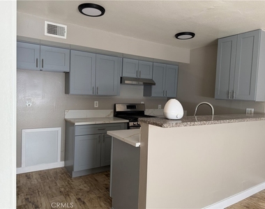 619 S Cypress - Photo Thumbnail 7