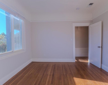2018 Oakdale Avenue - Photo Thumbnail 13