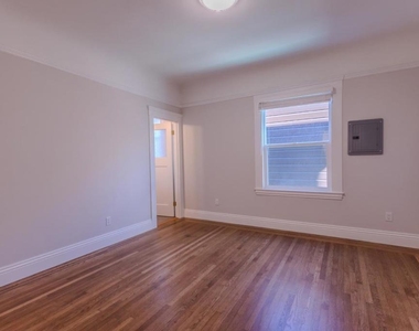 2018 Oakdale Avenue - Photo Thumbnail 14