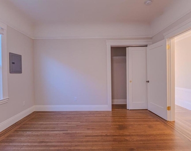2018 Oakdale Avenue - Photo Thumbnail 17
