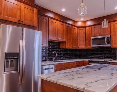 2018 Oakdale Avenue - Photo Thumbnail 2
