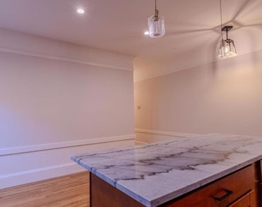 2018 Oakdale Avenue - Photo Thumbnail 5
