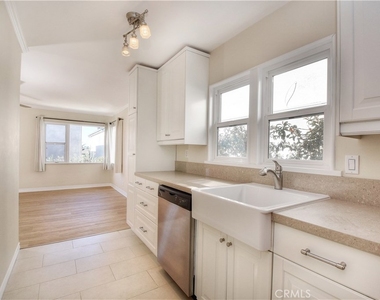 445 Bent Street - Photo Thumbnail 2
