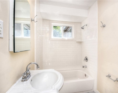 445 Bent Street - Photo Thumbnail 9