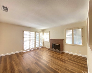 1084 Jacaranda Road - Photo Thumbnail 7
