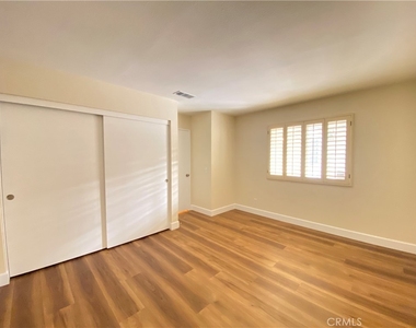 1084 Jacaranda Road - Photo Thumbnail 13