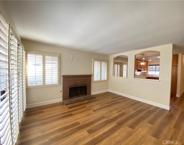 1084 Jacaranda Road - Photo Thumbnail 6
