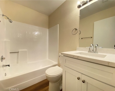 1084 Jacaranda Road - Photo Thumbnail 15