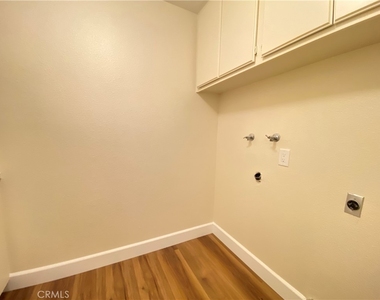 1084 Jacaranda Road - Photo Thumbnail 9