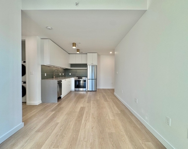 527 Grand Avenue - Photo Thumbnail 8