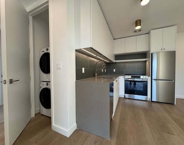 527 Grand Avenue - Photo Thumbnail 7