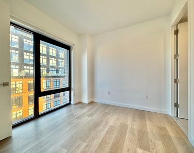 527 Grand Avenue - Photo Thumbnail 3