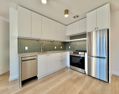527 Grand Avenue - Photo Thumbnail 2