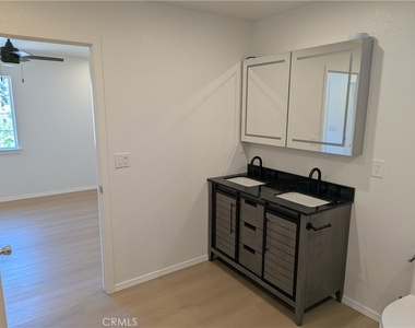 6245 Brevard Cir - Photo Thumbnail 11