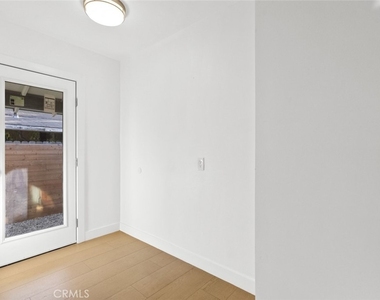 6661 1/2 Beck Avenue - Photo Thumbnail 8