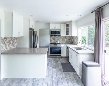 11144 Jerry Place - Photo Thumbnail 3