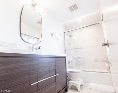 11144 Jerry Place - Photo Thumbnail 9