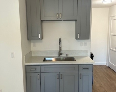 4568 Edgewood Place - Photo Thumbnail 7