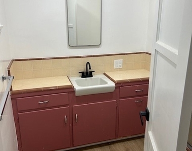4568 Edgewood Place - Photo Thumbnail 8