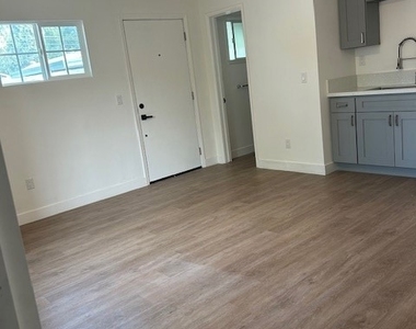 4568 Edgewood Place - Photo Thumbnail 3