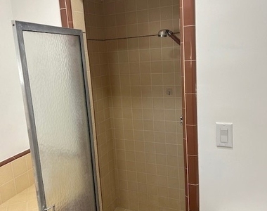 4568 Edgewood Place - Photo Thumbnail 9