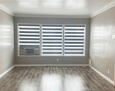 4304 W 5th - Photo Thumbnail 5
