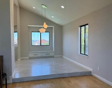 1511 Dab Court - Photo Thumbnail 2
