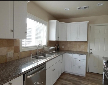 3028 Wauneta - Photo Thumbnail 8