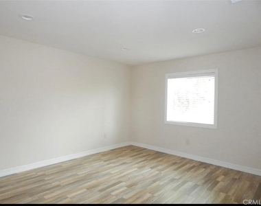 3028 Wauneta - Photo Thumbnail 11