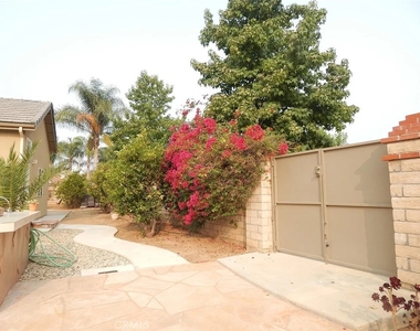 3028 Wauneta - Photo Thumbnail 1