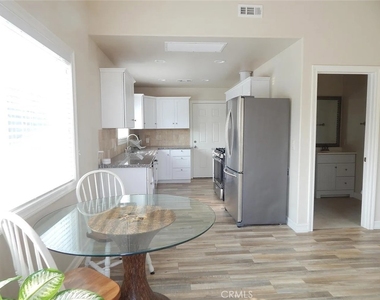3028 Wauneta - Photo Thumbnail 6