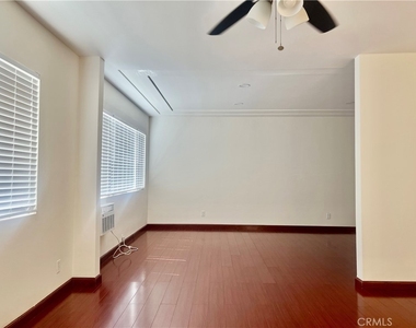 205 S 7th - Photo Thumbnail 1