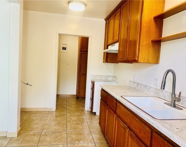 205 S 7th - Photo Thumbnail 2