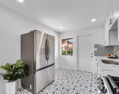 2305 Sesmas Street - Photo Thumbnail 11