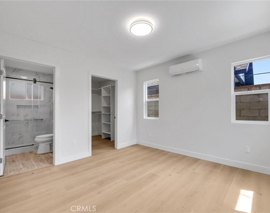 2305 Sesmas Street - Photo Thumbnail 37