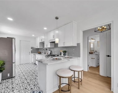 2305 Sesmas Street - Photo Thumbnail 9