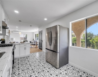 2305 Sesmas Street - Photo Thumbnail 13