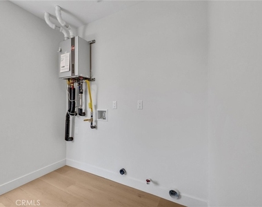2305 Sesmas Street - Photo Thumbnail 36