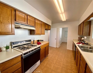 139 Acacia Avenue - Photo Thumbnail 20