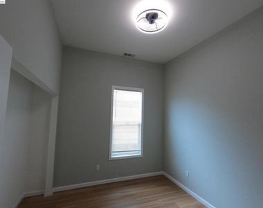 720 Foothill Blvd - Photo Thumbnail 6