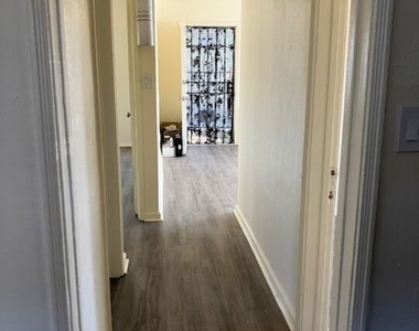 429 1/4 W Queen Street - Photo Thumbnail 9