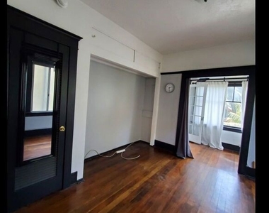 30 Dudley Avenue - Photo Thumbnail 7