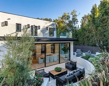 1271 Sunset Plaza Drive - Photo Thumbnail 23